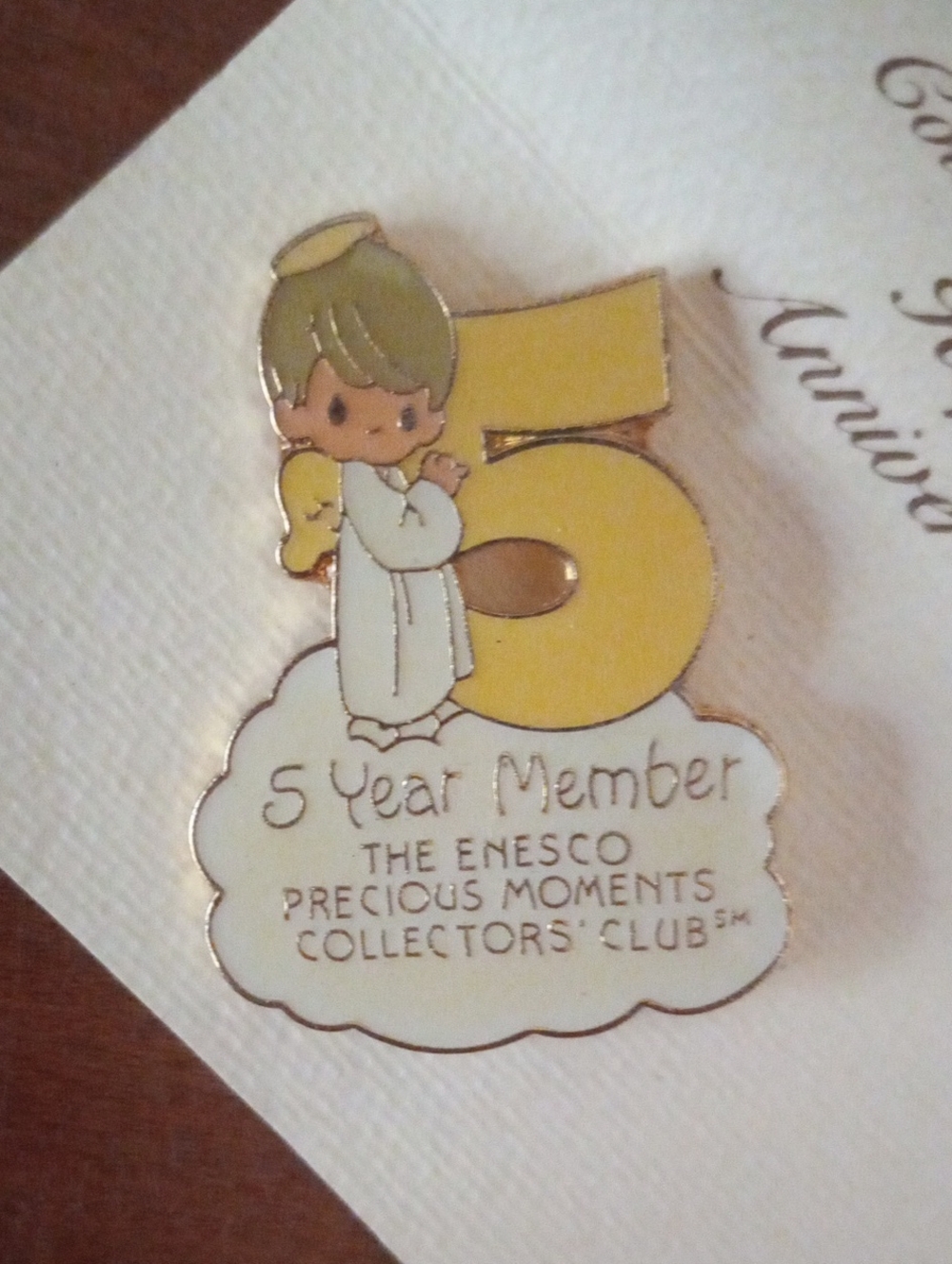 Enesco Precious Moments 5 Year Member Pin - Yellow, White & Gold